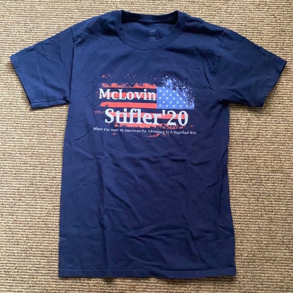 BUNDLE of Graphic Tees - Picture 3 of 14